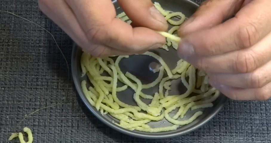 Вермишель из яйца и манки для ловли карася Карася